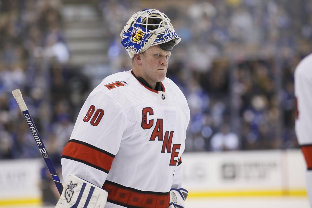David Ayres sur le glace